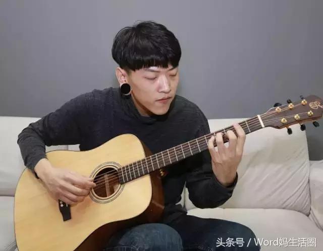 尤克里里跟吉他哪个适合8岁小孩,mistletoe吉他和尤克里里