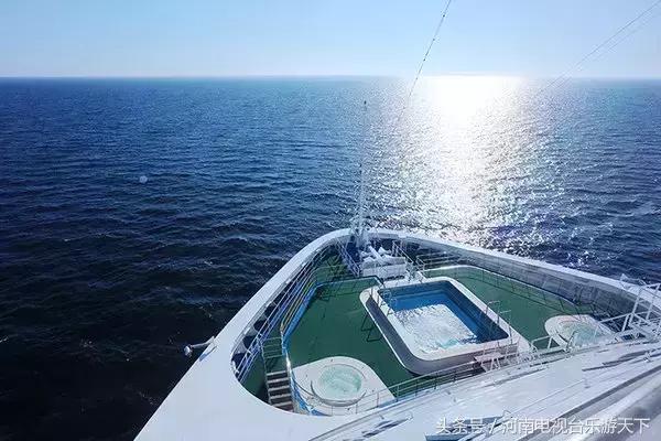 游轮发生什么事,游轮上的夜生活