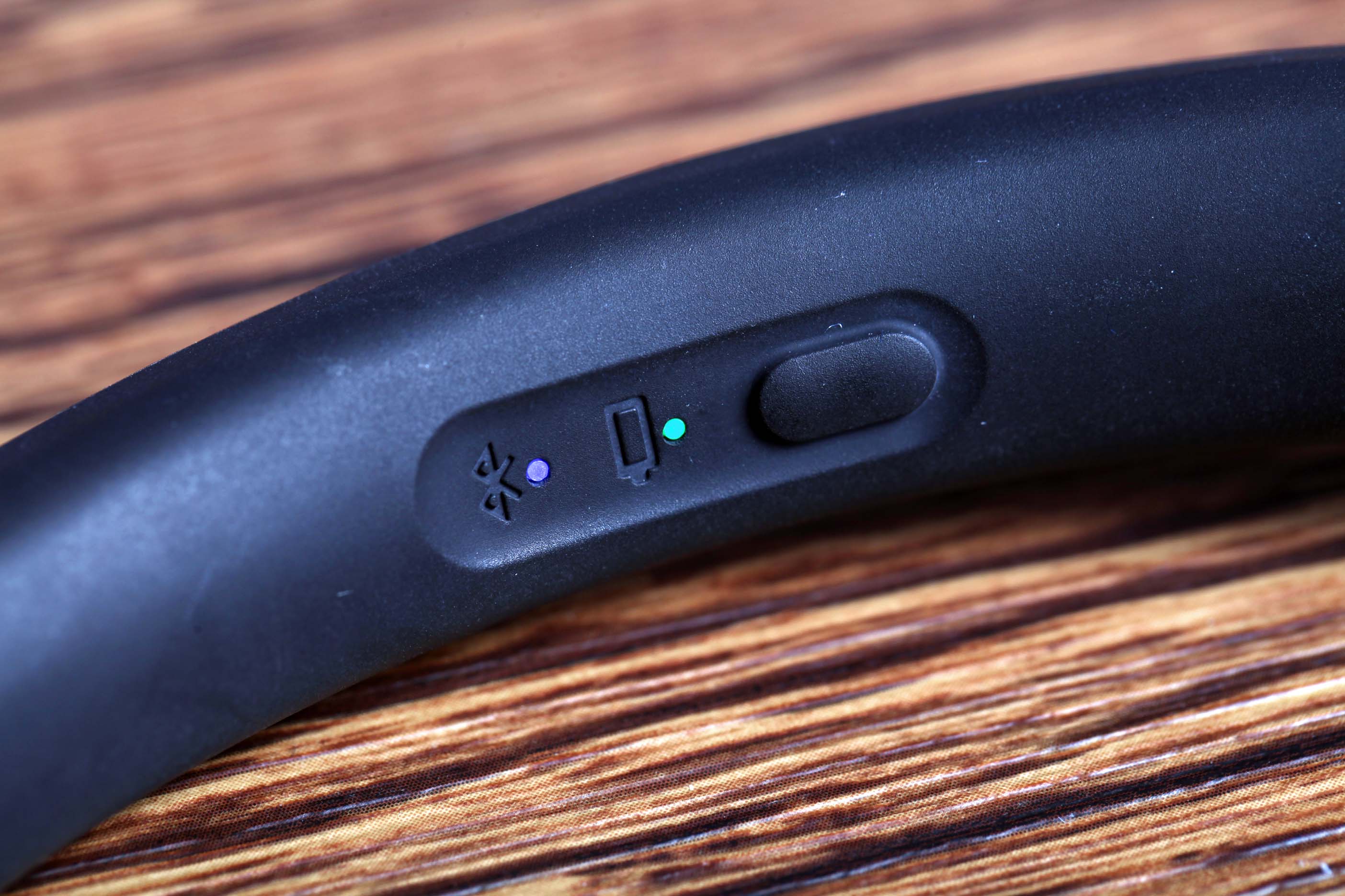 你跟自己的沉浸世界只差这一个耳机了