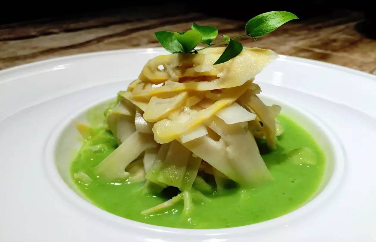 玉皇山下这家花园餐厅歧视单身狗!这么大的鱼头叫我怎么吃