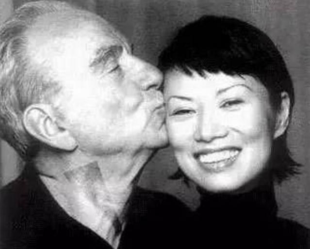 野心家邓文迪完整版,邓文迪前夫默多克家产