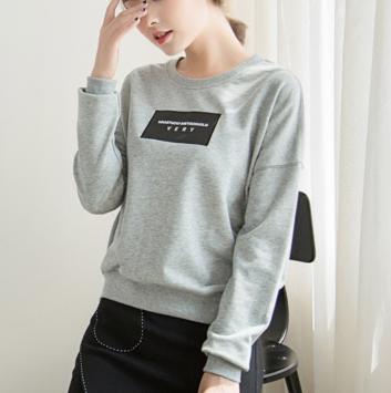 冬季连帽卫衣内搭怎么穿,冬天连帽卫衣怎么搭配出高级感