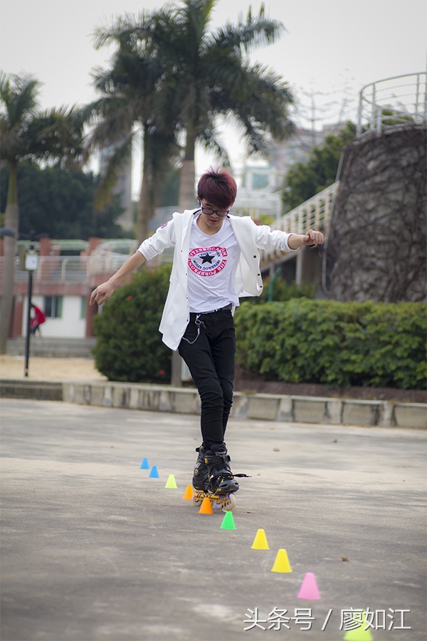 走近轮滑世界（滑旱冰）——摄于江滨公园