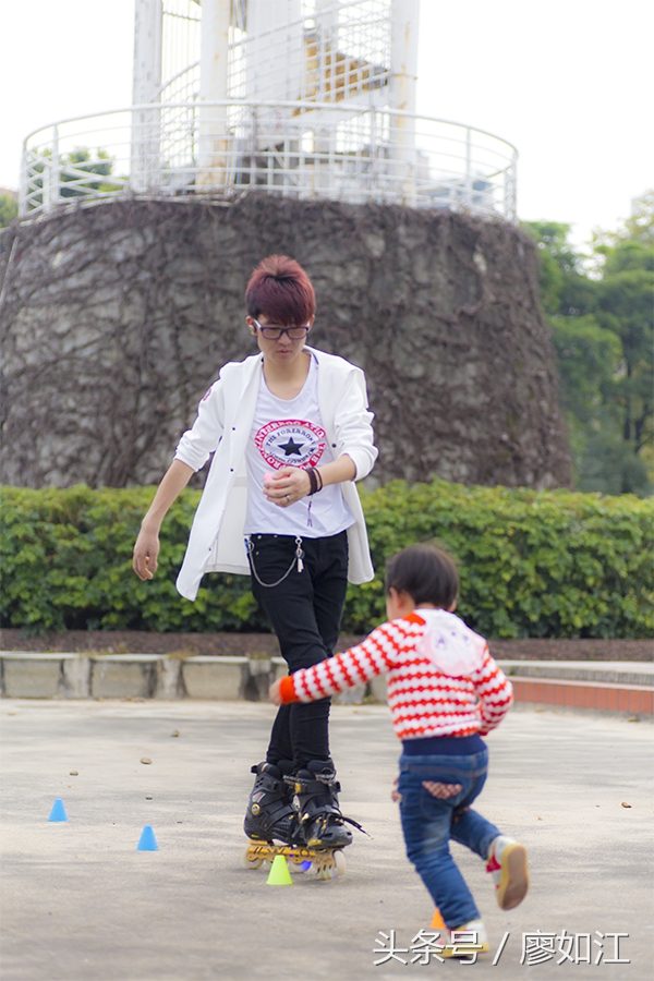 走近轮滑世界（滑旱冰）——摄于江滨公园