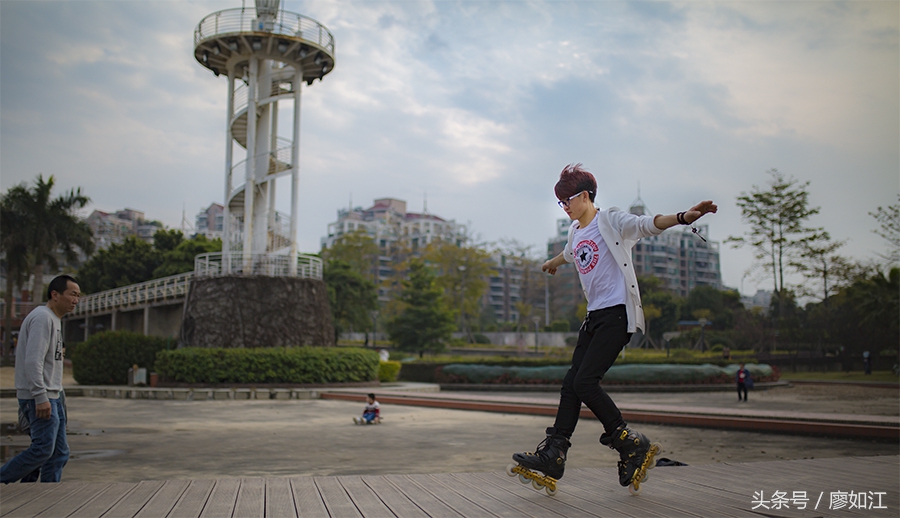 走近轮滑世界（滑旱冰）——摄于江滨公园