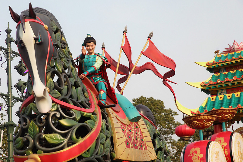 上海迪士尼乐园2天一夜游玩攻略,上海迪士尼2天游玩攻略