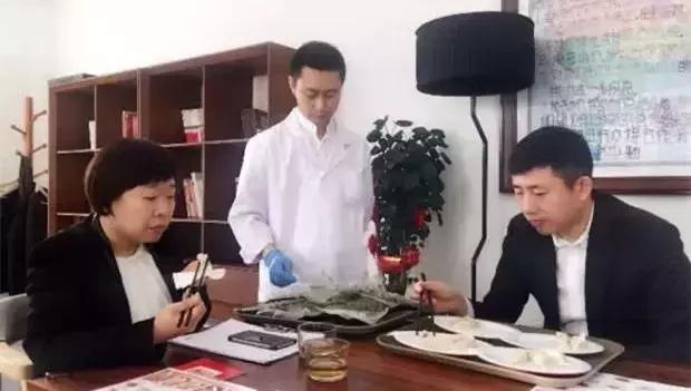 椁愰ギ鐣岀殑鍗庝负,鍗庝负楗哄瓙