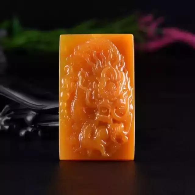 黄龙玉石有什么作用,黄龙玉石鉴别最简单方法如下