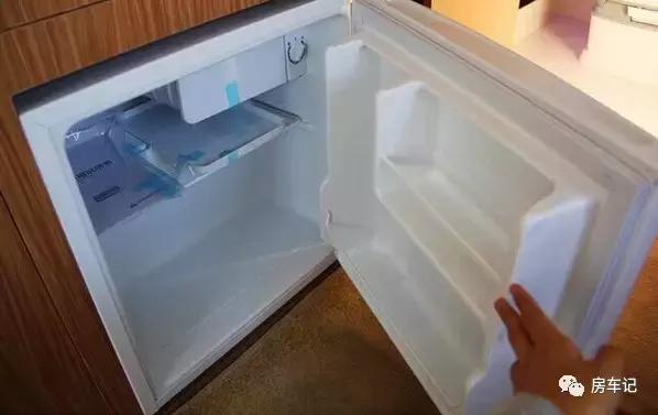 海格h5c的防抱死诊断接口位置,海格c型房车2.7汽油自动