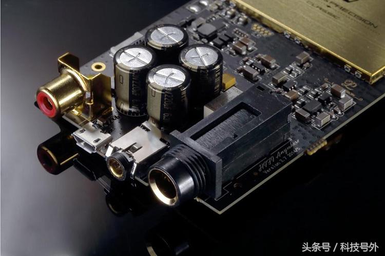 2.4寸屏+64GB+花梨木外壳,比iPhone7还逼格