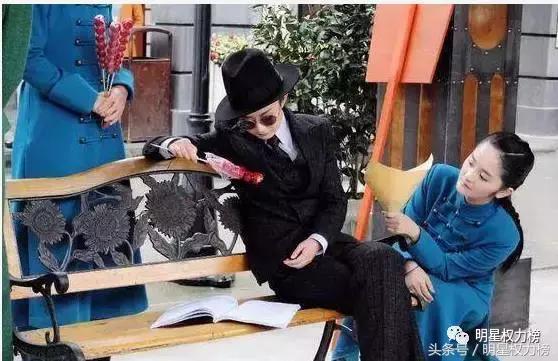 陈伟霆留牙印明显?唐嫣手里藏肉被发现?剧务组有人偷吃道具啦!