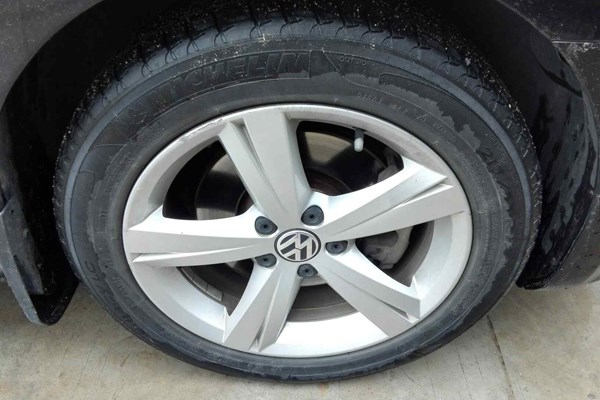 13年帕萨特高配看车况,2013款帕萨特次顶配