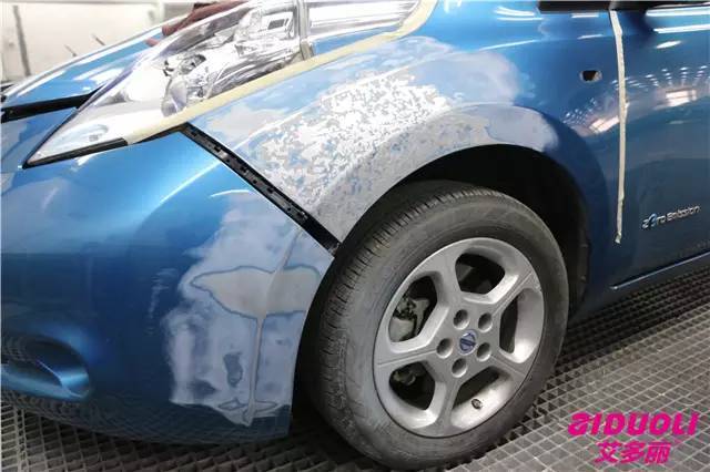 启辰翼子板“伤筋动骨”,看艾多丽钣金师傅妙手回春!