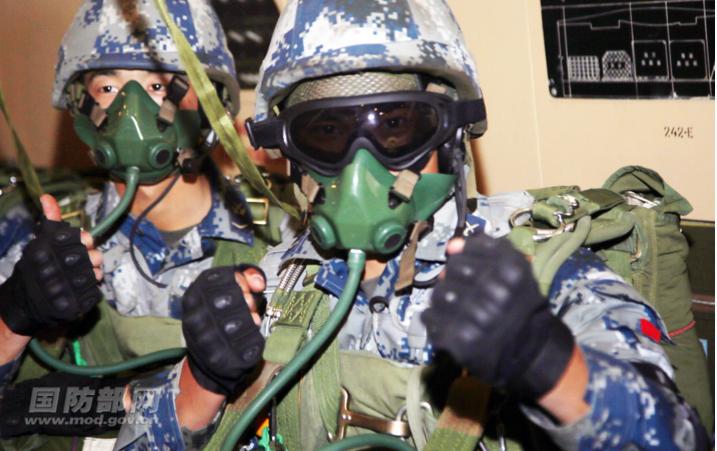 空降兵大型伞降,空降兵伞降和机降