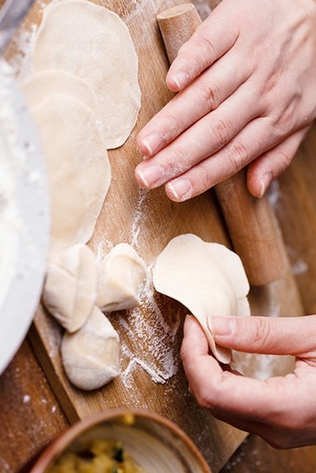 快速包饺子的高手在这里,学会包饺子新技能