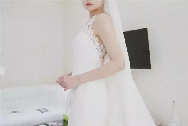 林心如的白色婚纱 (林心如婚纱衣服品牌推荐)
