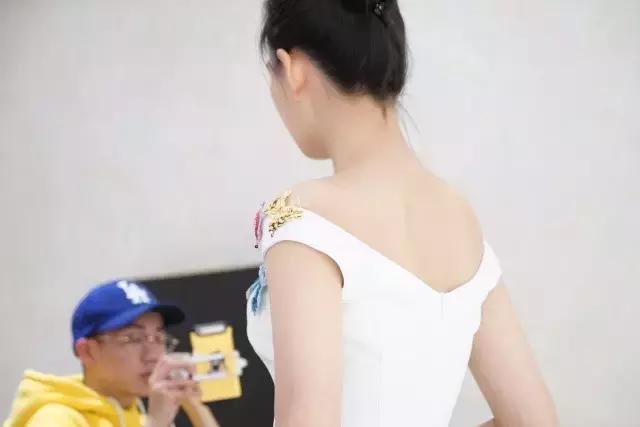 林心如的白色婚纱 (林心如婚纱衣服品牌推荐)