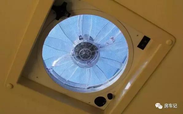 海格h5c的防抱死诊断接口位置,海格c型房车2.7汽油自动