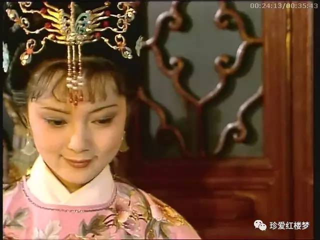 17日文化热点回顾：14年公盘上的5亿标王赌石，切开连只满绿手镯都没有，跌的好惨