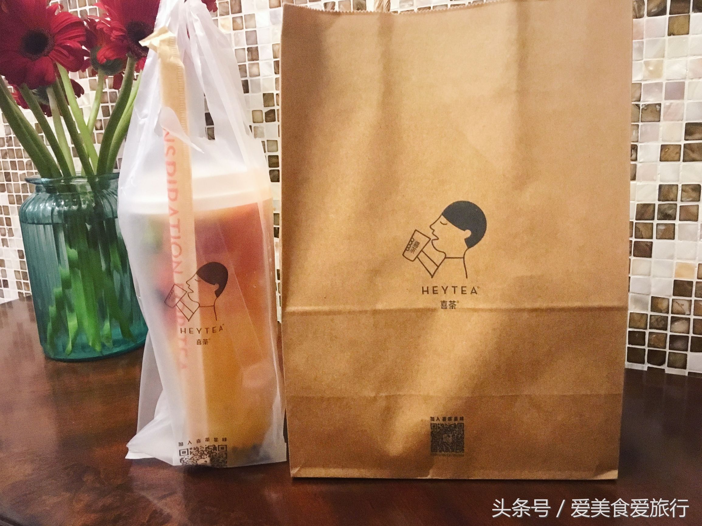 喜茶倒垃圾,花两个小时排队买喜茶