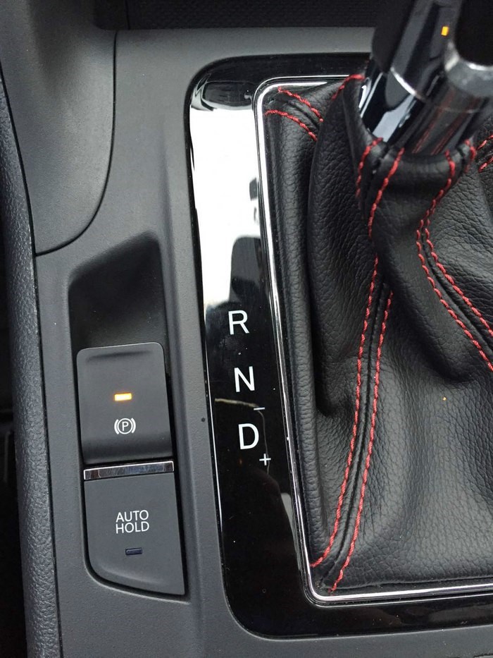 新款长安cs751.8t提车作业,长安cs751.4t豪华版用车成本参考