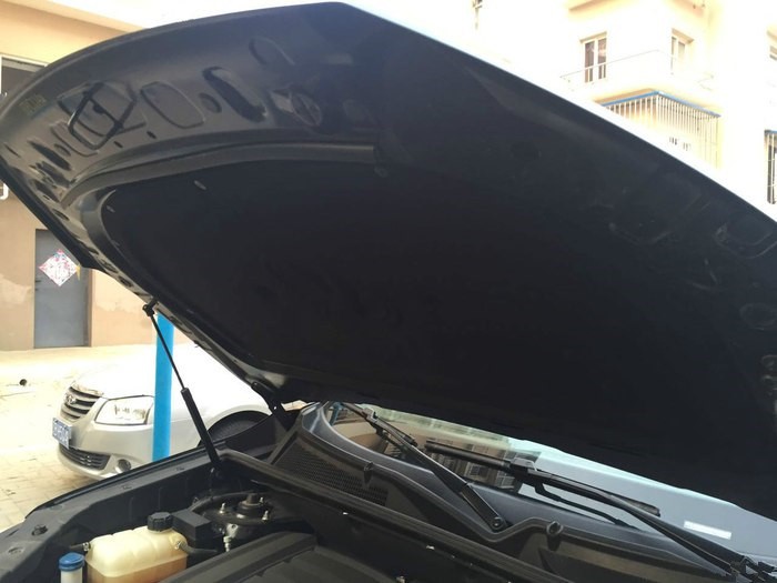 新款长安cs751.8t提车作业,长安cs751.4t豪华版用车成本参考