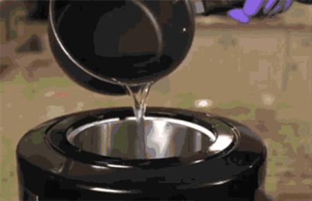 清理饮水机污垢的小诀窍,洗衣机长期没清洗比马桶还脏