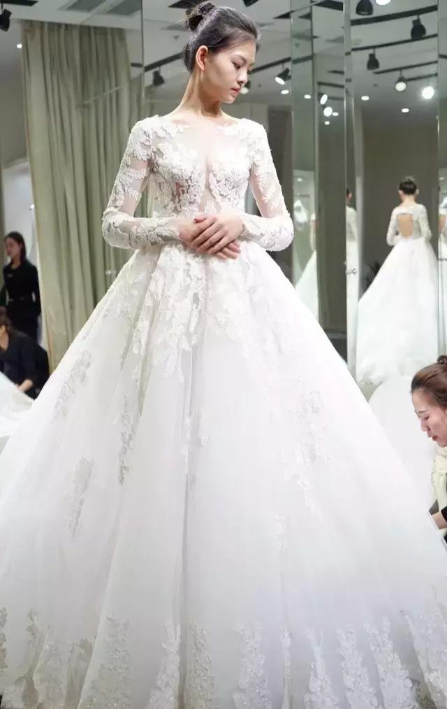 林心如的白色婚纱 (林心如婚纱衣服品牌推荐)