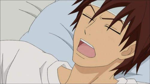 头发放下来和扎起来哪个更显年轻,头发放下来感觉帅多了