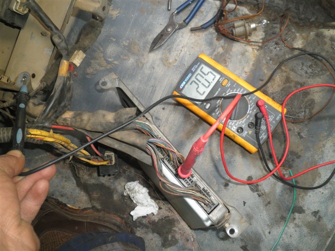 真正原创:重卡电脑板故障维修之日野500发动冒蓝烟故障排除