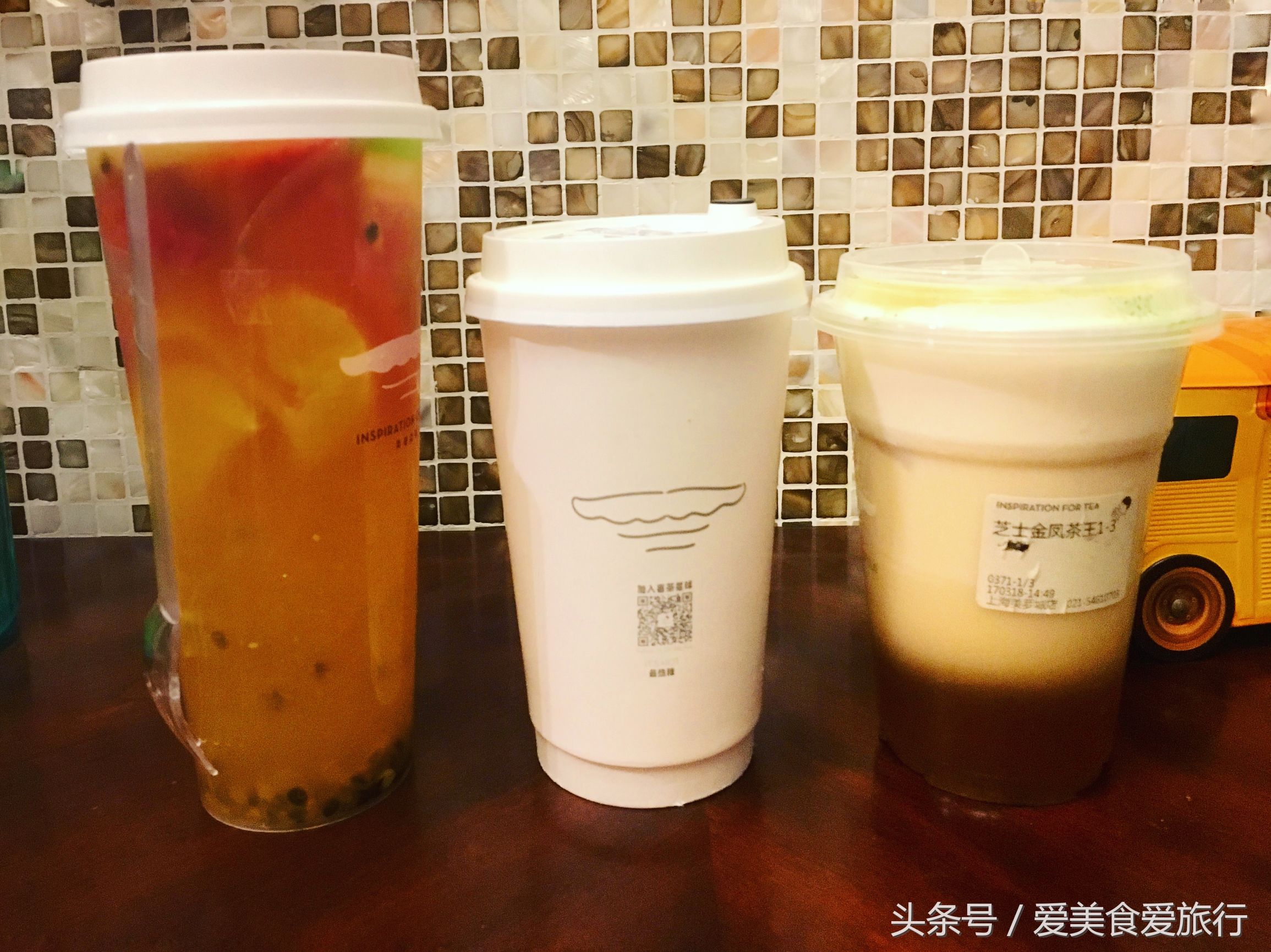 喜茶倒垃圾,花两个小时排队买喜茶