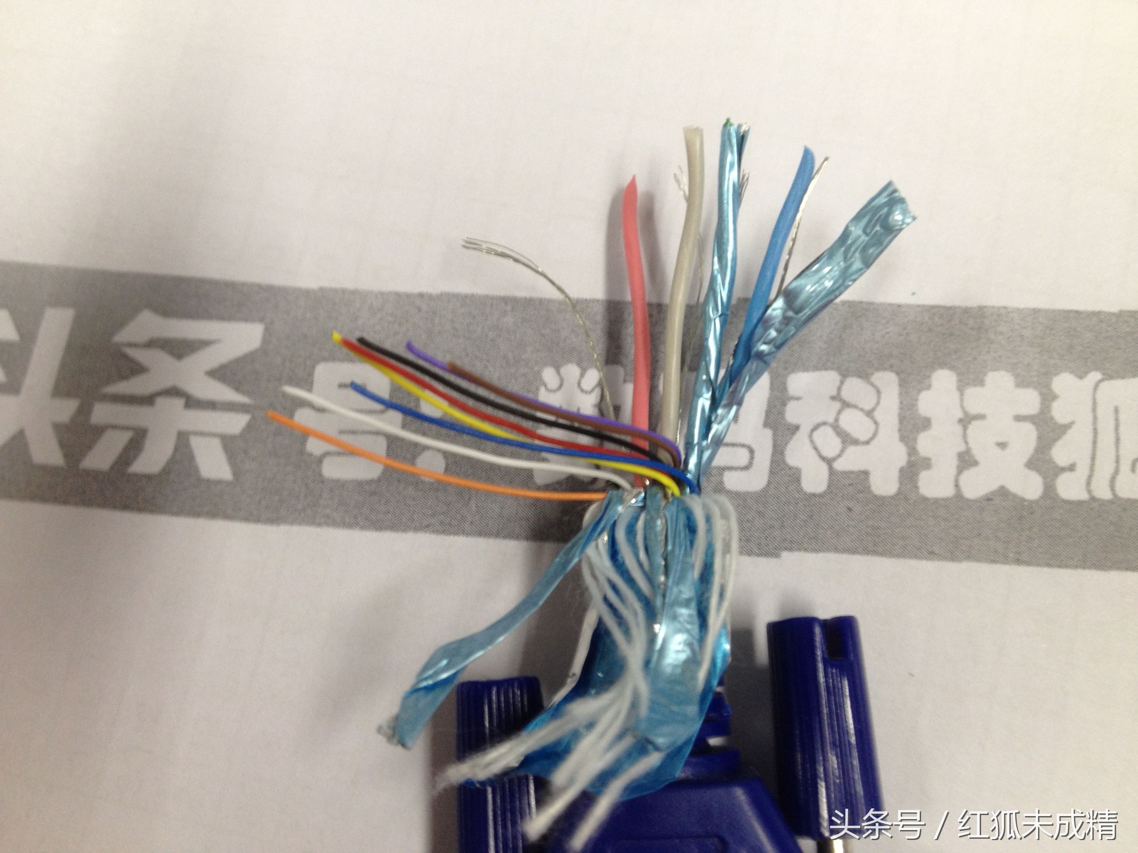 电脑显示器vga连接线一般是几米的,vga是我们最常见的显示器接口