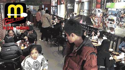 约吗?快来看看排队排到腿酸的这家店到底是什么店?