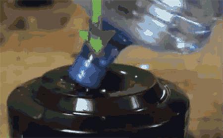 清理饮水机污垢的小诀窍,洗衣机长期没清洗比马桶还脏