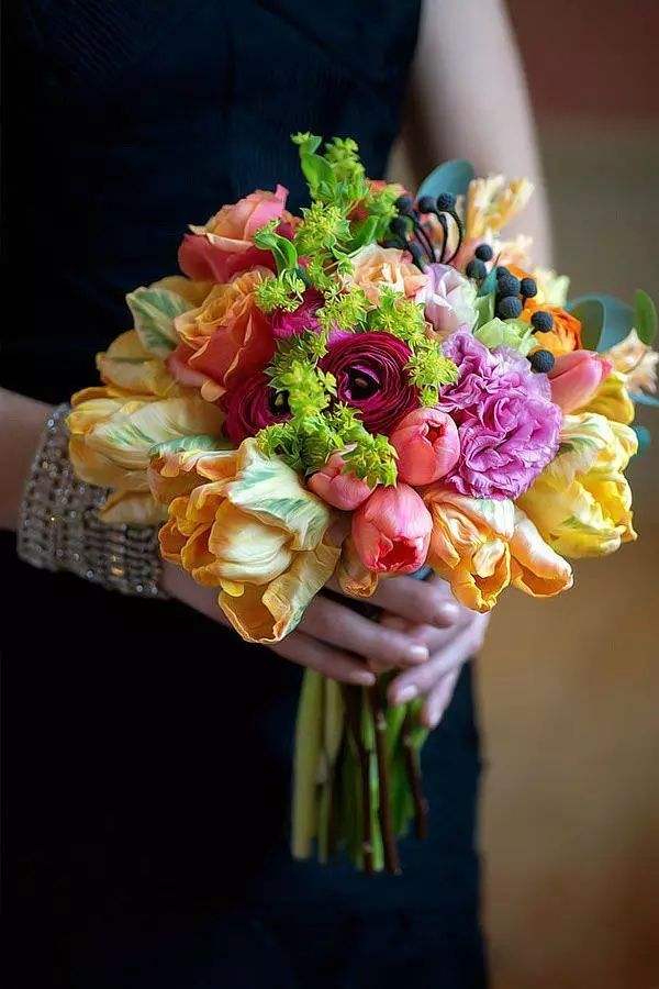 婚礼新娘送花的含义,新娘结婚祝福语数字