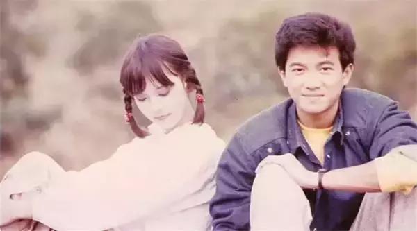 19岁出道经典歌曲,19岁与张国荣搭戏成名