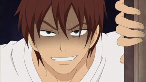 头发放下来和扎起来哪个更显年轻,头发放下来感觉帅多了