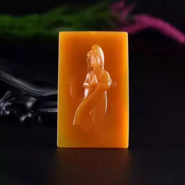 黄龙玉石有什么作用,黄龙玉石鉴别最简单方法如下