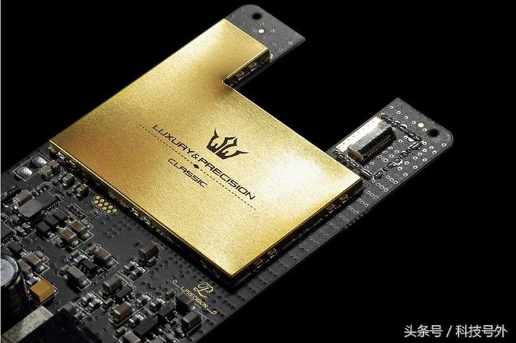 2.4寸屏+64GB+花梨木外壳,比iPhone7还逼格