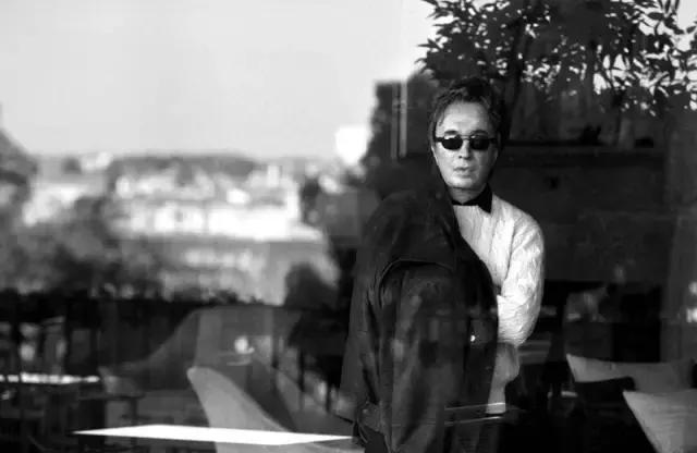 这位消失了二十年的顶级导演最近神秘回归