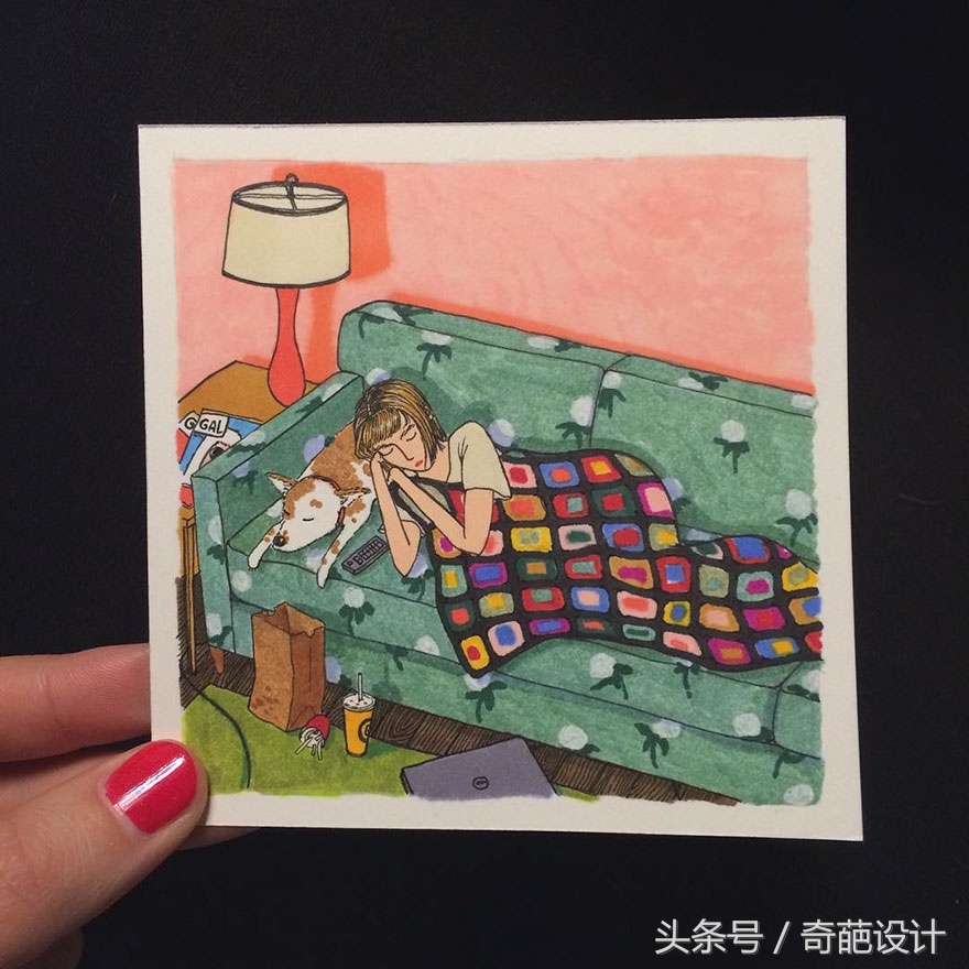 女人一个人的独居生活,女人一个人独自在家的样子