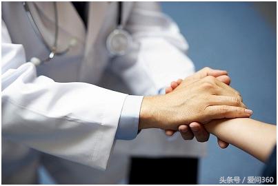 手白癜风是什么原因引起的,下身白癜风是什么原因引起的