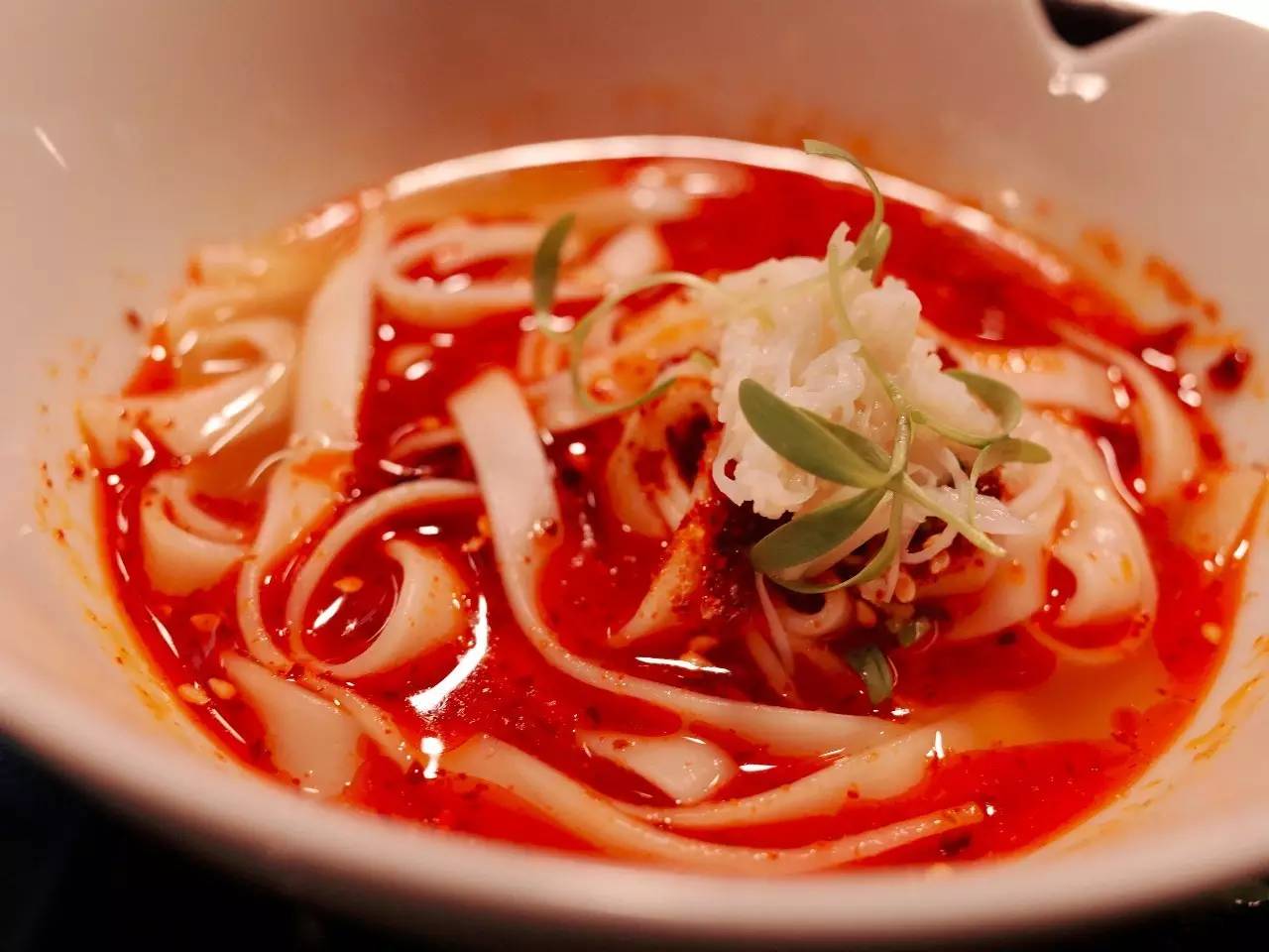 玉皇山下这家花园餐厅歧视单身狗!这么大的鱼头叫我怎么吃