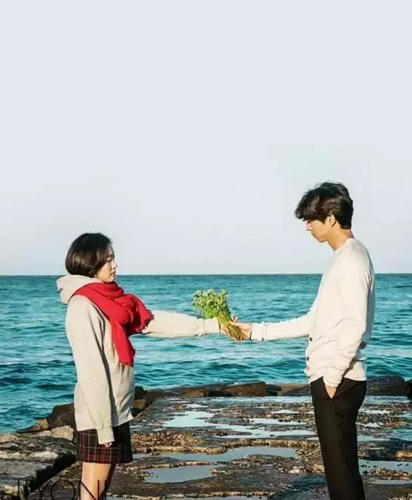 冬季连帽卫衣内搭怎么穿,冬天连帽卫衣怎么搭配出高级感