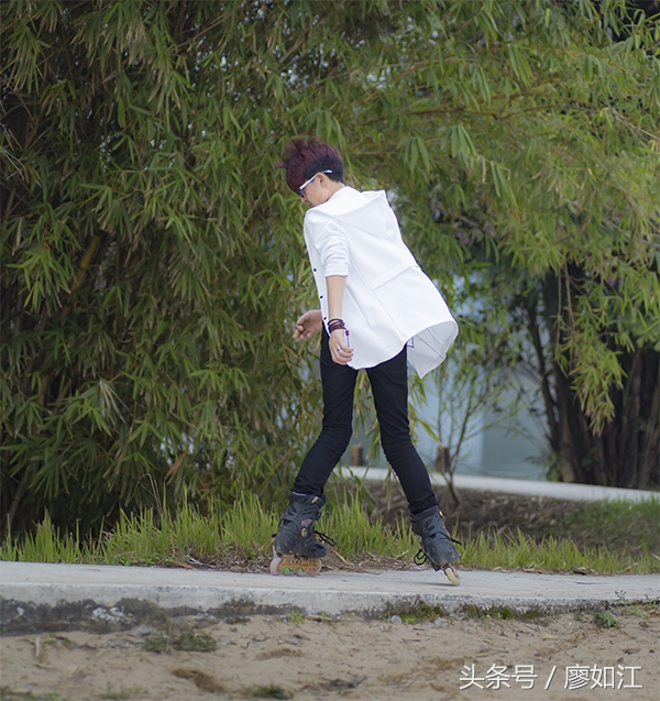 走近轮滑世界（滑旱冰）——摄于江滨公园