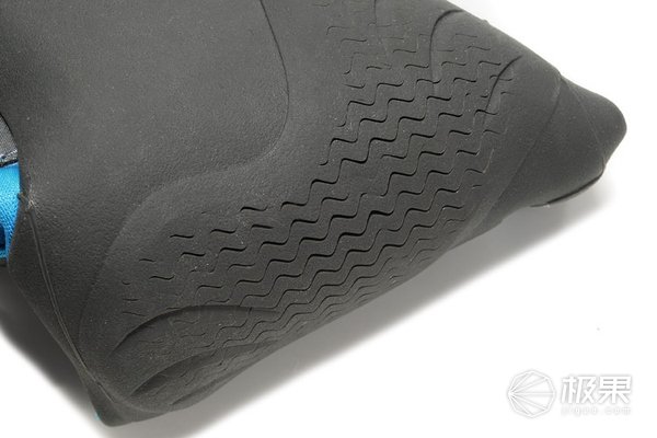 你从不注意的鞋底花纹，却成了乔丹科比封神的“秘密”