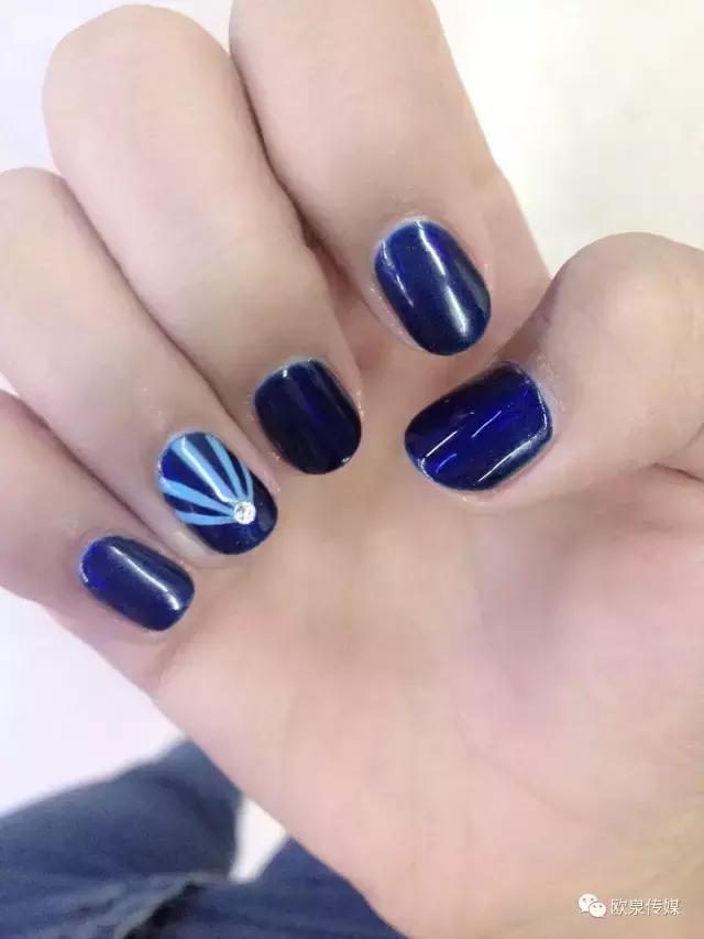 车厘子色美甲样式图片长款,手指短粗适合什么样式的美甲