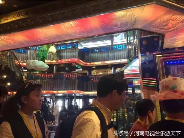 游轮发生什么事,游轮上的夜生活