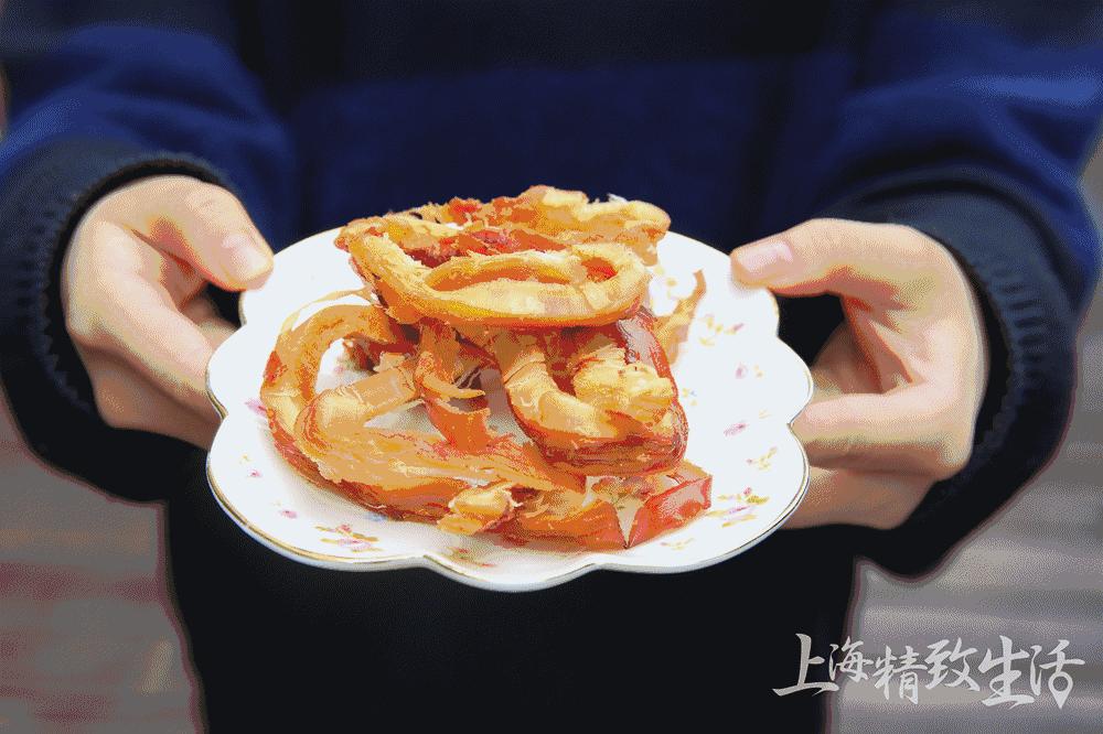 她用只卖7天的芝士条征服明星，如今带着纯手工的磅蛋糕降临魔都