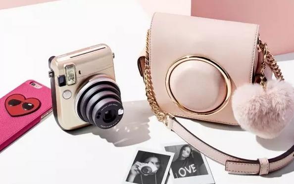 mk和蔻驰品牌属于什么档次,mk和蔻驰新款